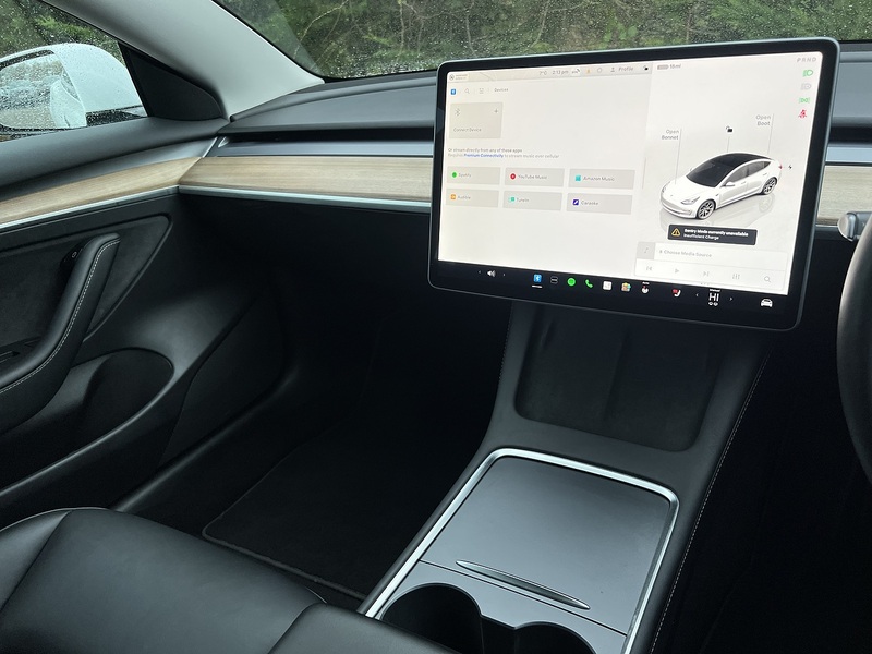 Tesla Model 3  - U11382