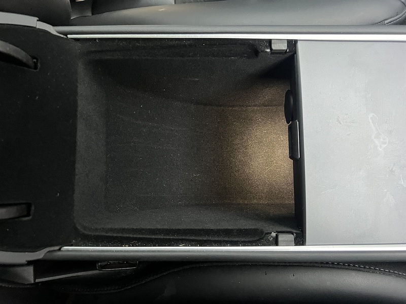 Tesla Model 3  - U11382