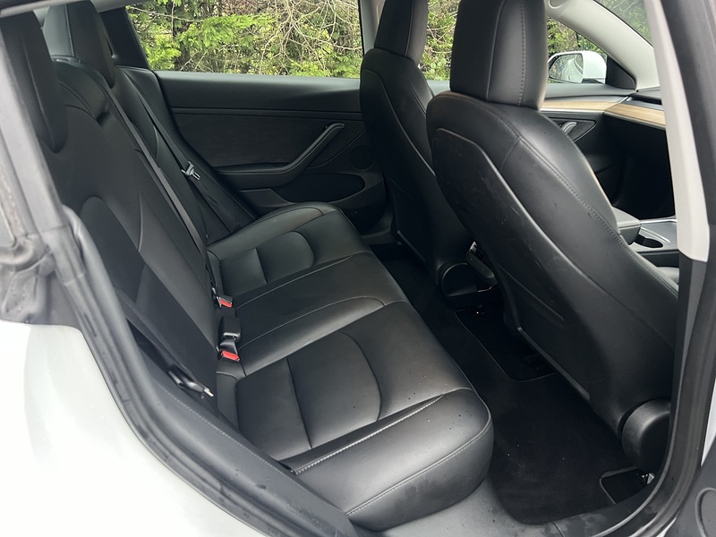 Tesla Model 3  - U11382