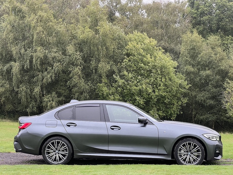 BMW 3 Series 330e M Sport - U11383
