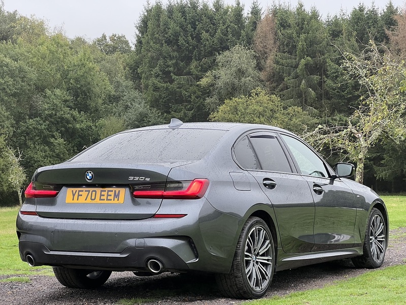 BMW 3 Series 330e M Sport - U11383