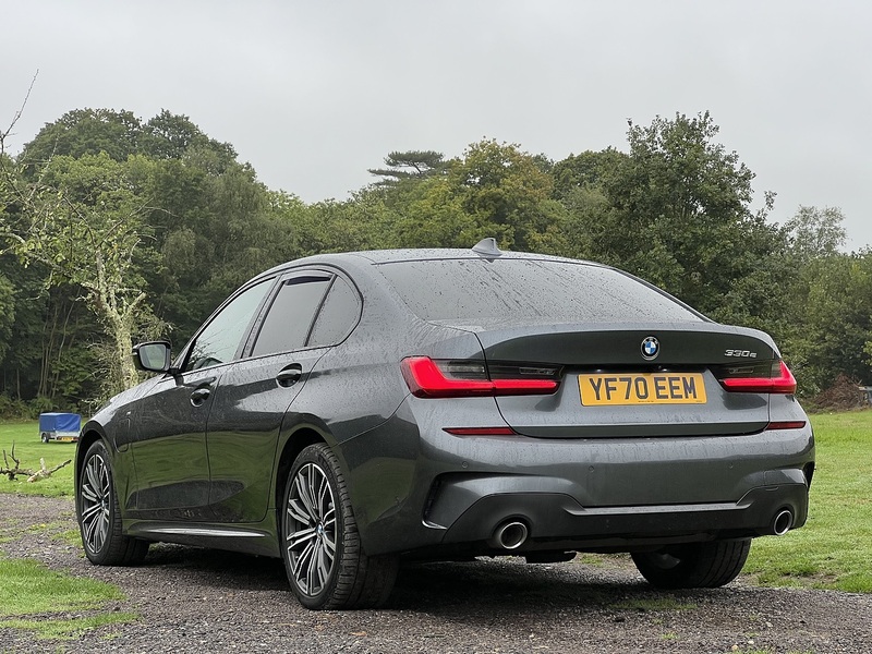BMW 3 Series 330e M Sport - U11383