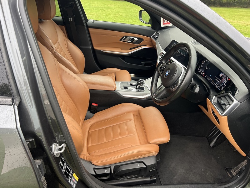 BMW 3 Series 330e M Sport - U11383