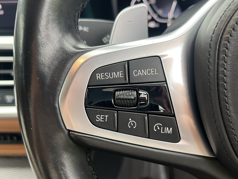 BMW 3 Series 330e M Sport - U11383