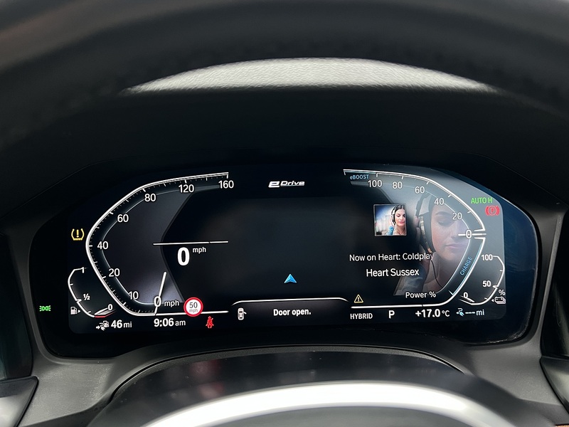 BMW 3 Series 330e M Sport - U11383