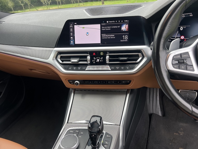 BMW 3 Series 330e M Sport - U11383