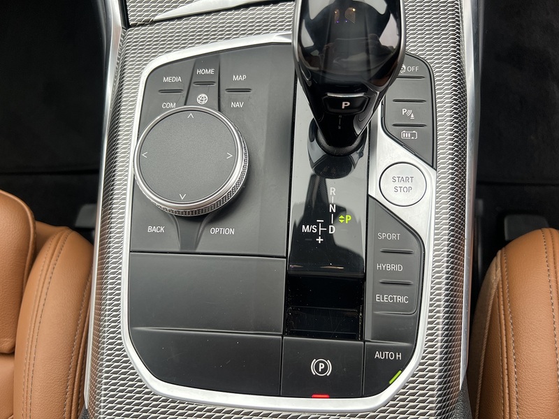 BMW 3 Series 330e M Sport - U11383
