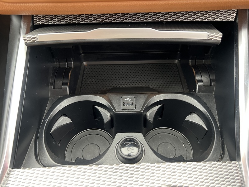 BMW 3 Series 330e M Sport - U11383