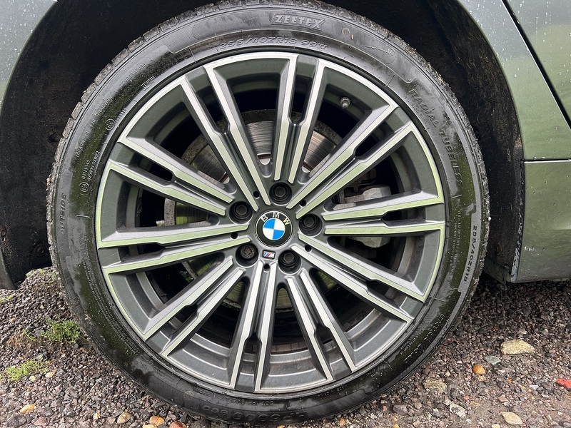 BMW 3 Series 330e M Sport - U11383