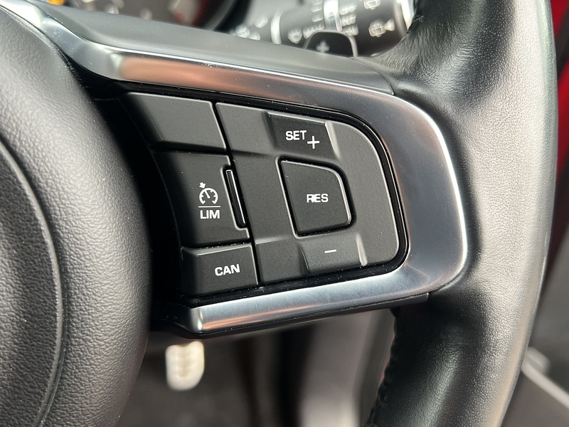 Jaguar E-PACE P250 R-Dynamic SE - U11393