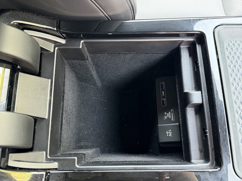 Land Rover Range Rover Evoque D180 First Edition - U11394