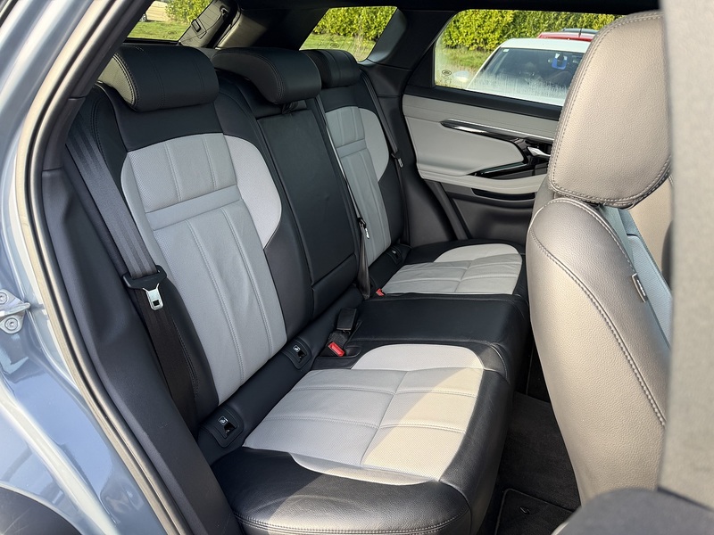 Land Rover Range Rover Evoque D180 First Edition - U11394