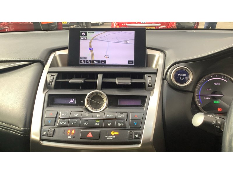 Lexus NX 300h Luxury - U11399