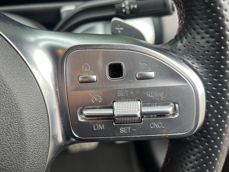 Mercedes-Benz EQB EQB 350 AMG Line - U11405