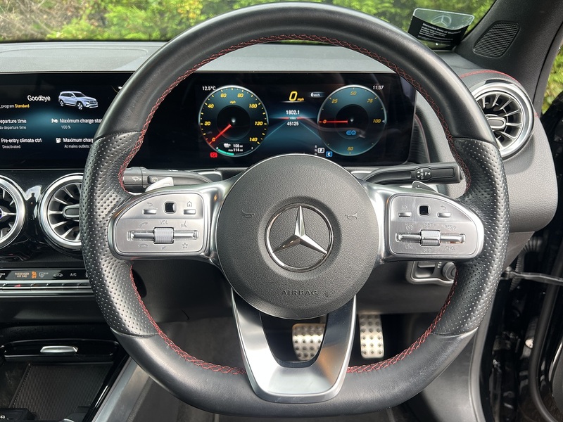 Mercedes-Benz EQB EQB 350 AMG Line - U11405