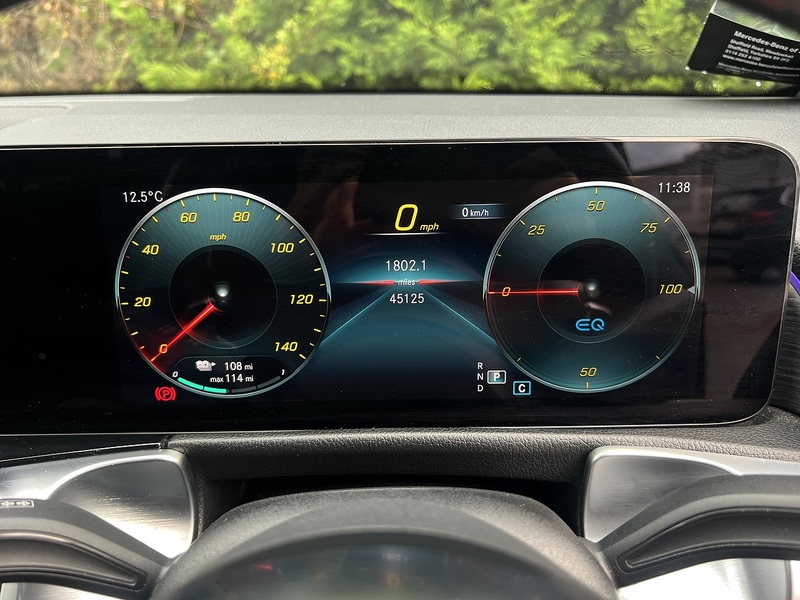 Mercedes-Benz EQB EQB 350 AMG Line - U11405