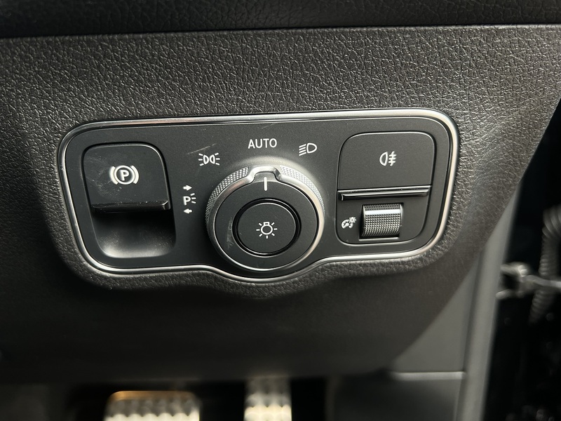 Mercedes-Benz EQB EQB 350 AMG Line - U11405