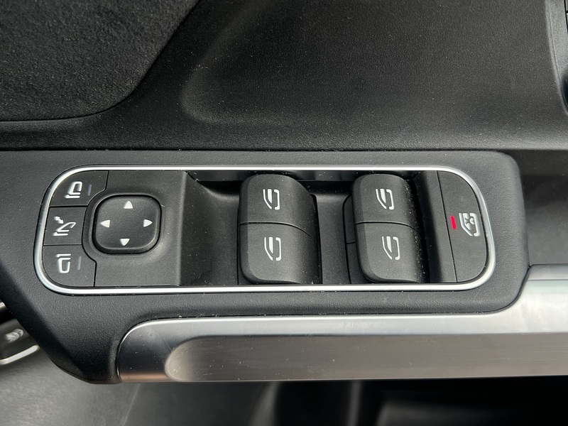 Mercedes-Benz EQB EQB 350 AMG Line - U11405