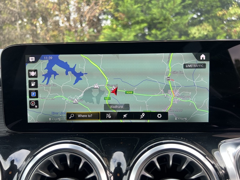 Mercedes-Benz EQB EQB 350 AMG Line - U11405