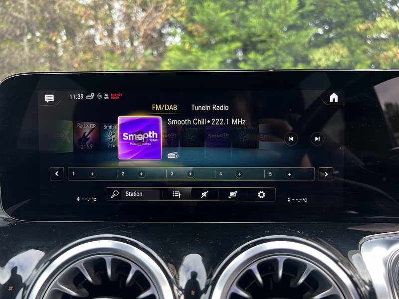 Mercedes-Benz EQB EQB 350 AMG Line - U11405