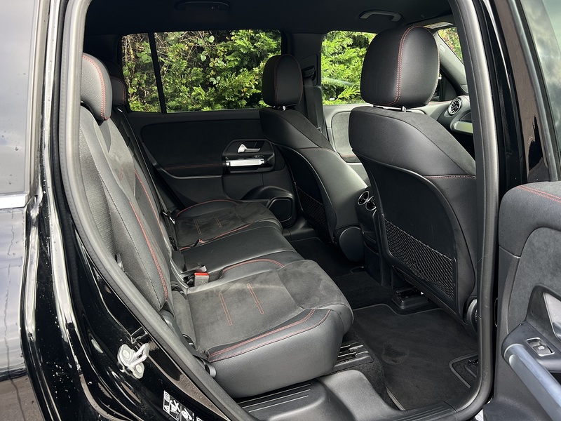 Mercedes-Benz EQB EQB 350 AMG Line - U11405