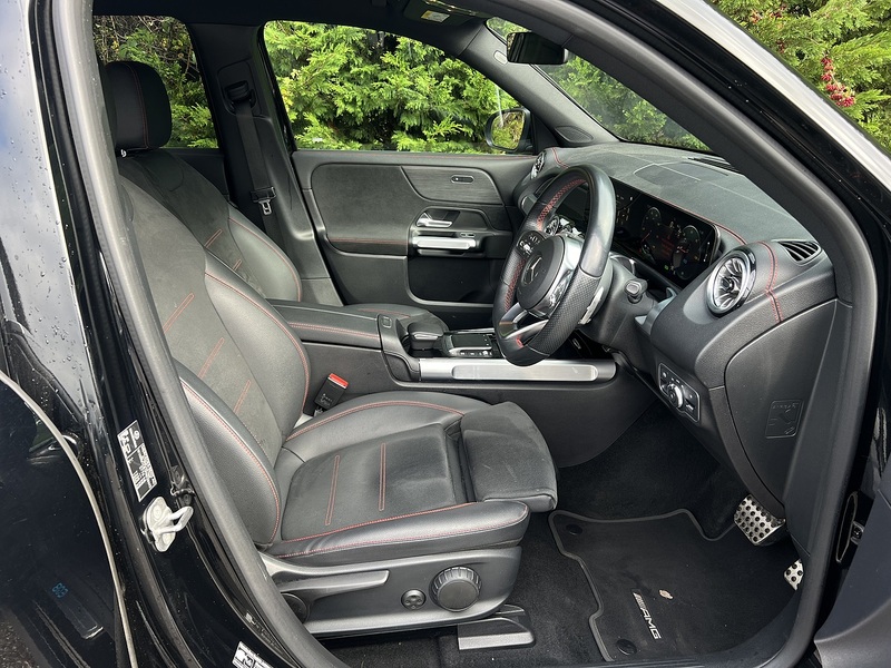 Mercedes-Benz EQB EQB 350 AMG Line - U11405