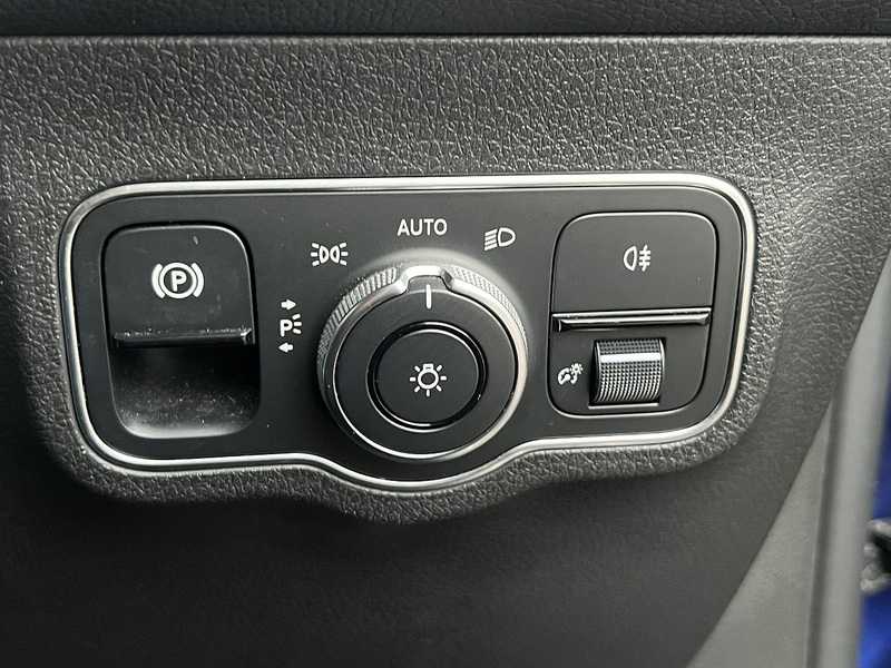 Mercedes-Benz GLB GLB200d AMG Line - U11406