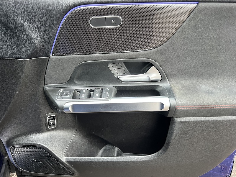 Mercedes-Benz GLB GLB200d AMG Line - U11406