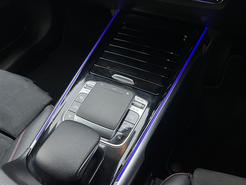 Mercedes-Benz GLB GLB200d AMG Line - U11406