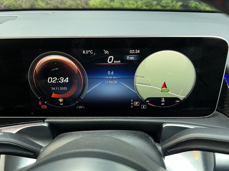 Mercedes-Benz GLB GLB200d AMG Line - U11406