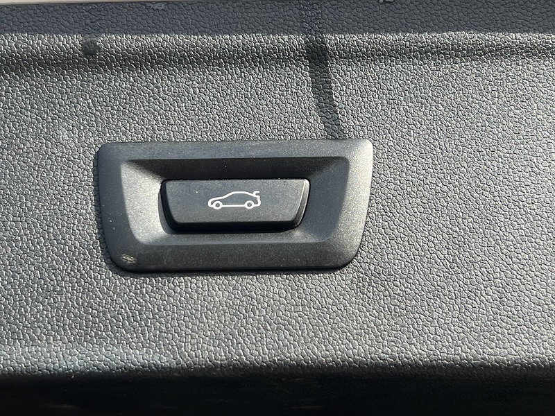 BMW iX 40 M Sport - U11409