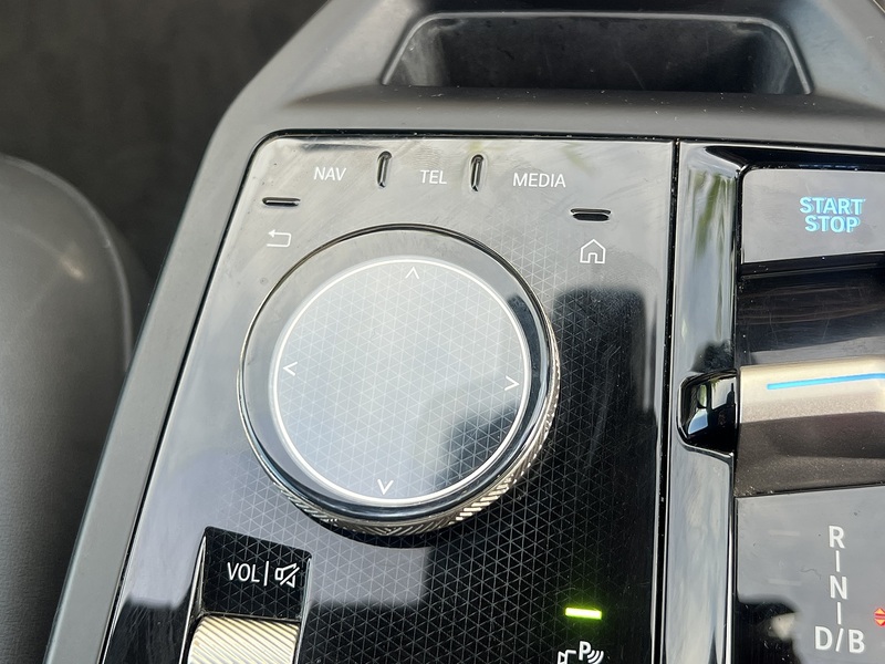 BMW iX 40 M Sport - U11409