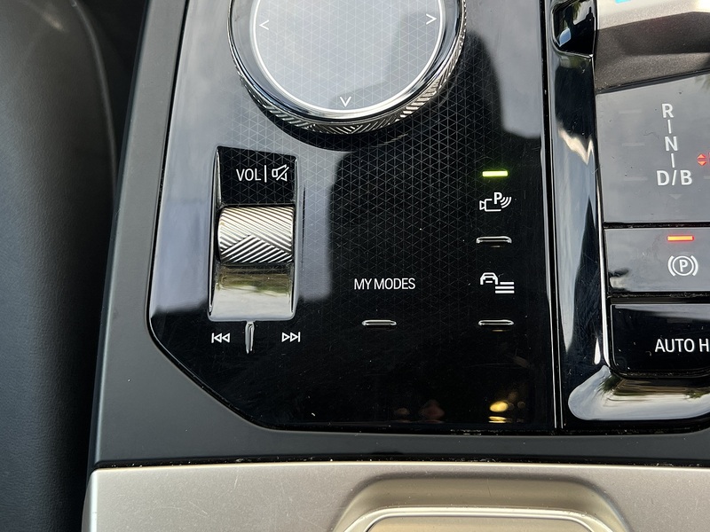 BMW iX 40 M Sport - U11409