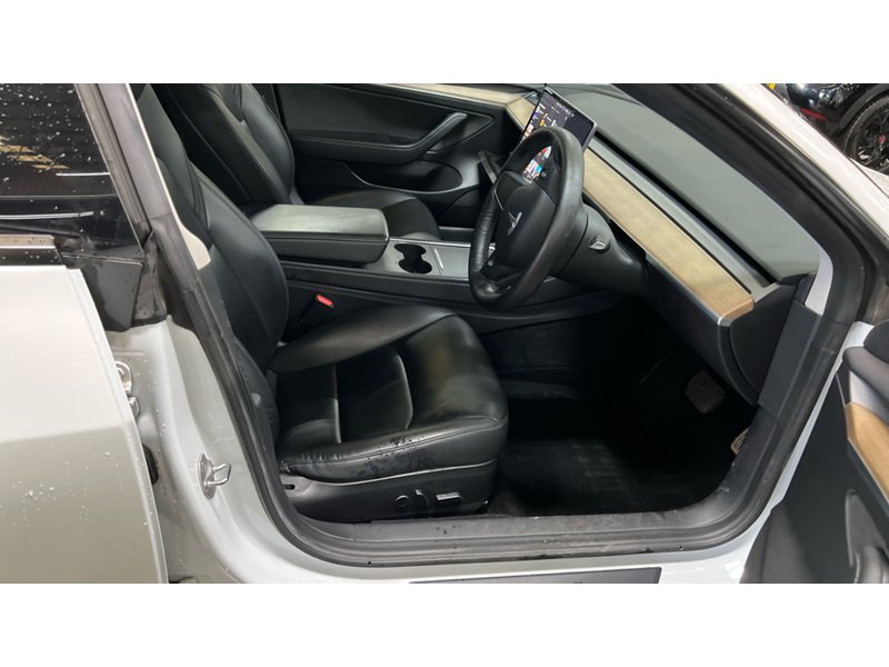 Tesla Model 3 Standard Range Plus - U11410