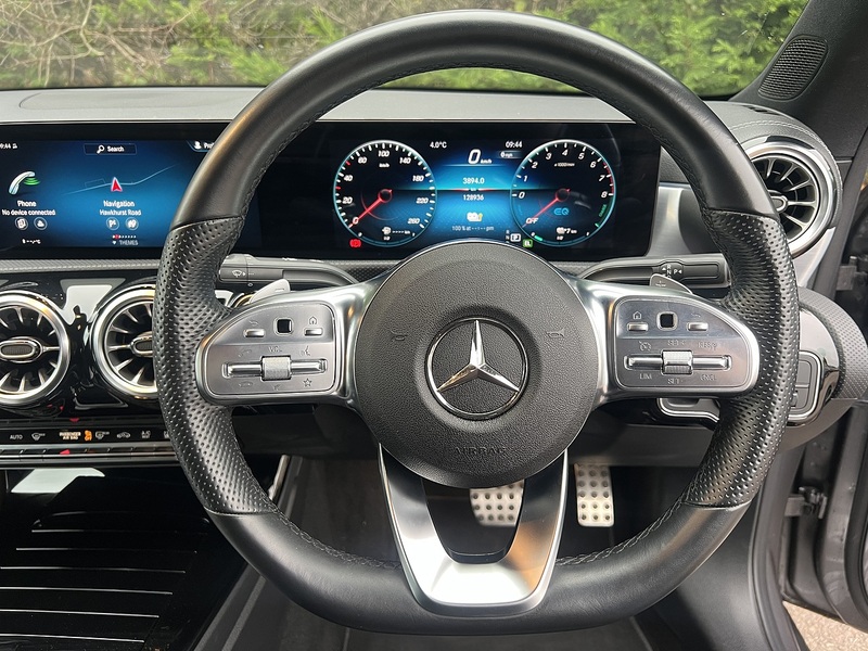 Mercedes-Benz CLA CLA250e AMG Line - U11411