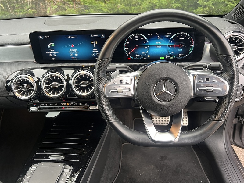 Mercedes-Benz CLA CLA250e AMG Line - U11411