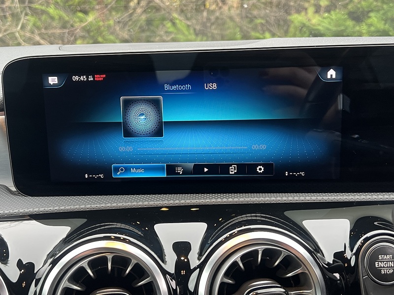 Mercedes-Benz CLA CLA250e AMG Line - U11411