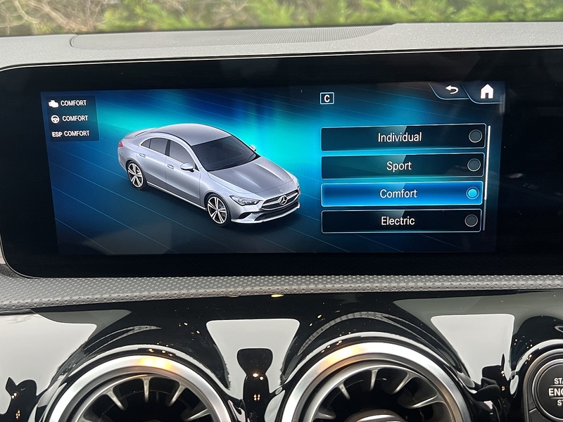 Mercedes-Benz CLA CLA250e AMG Line - U11411