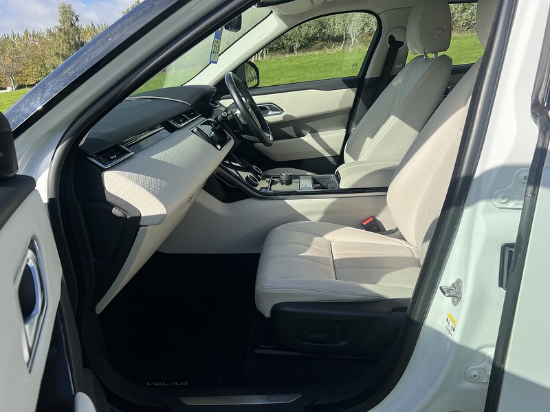 Land Rover Range Rover Velar D180 S - U11413