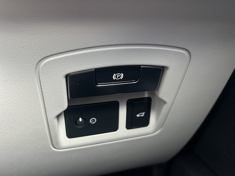 Land Rover Range Rover Velar D180 S - U11413