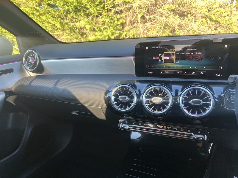 Mercedes-Benz A Class A250e AMG Line - U11414