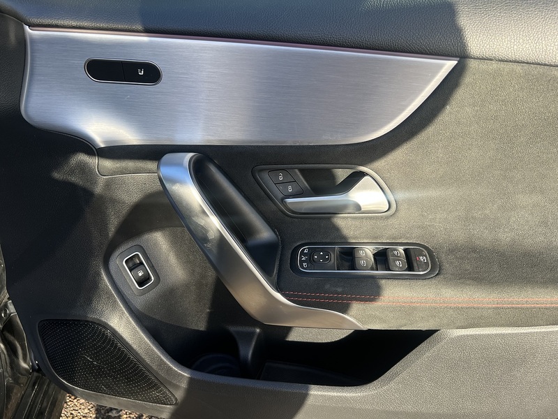 Mercedes-Benz A Class A250e AMG Line - U11414