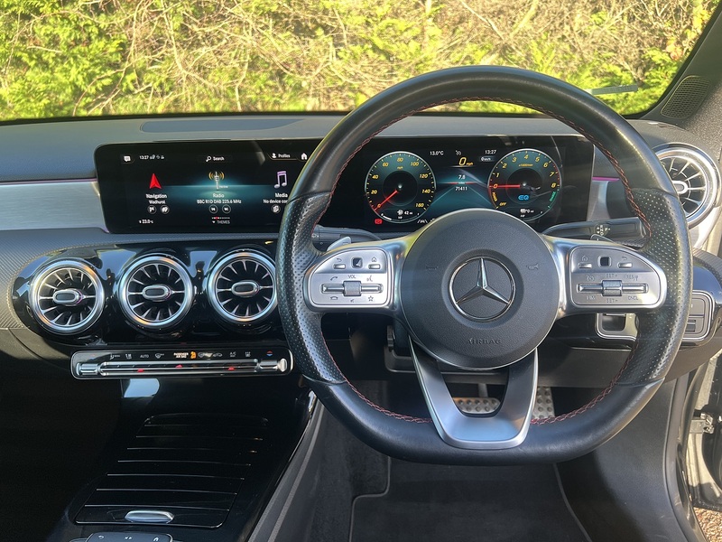 Mercedes-Benz A Class A250e AMG Line - U11414