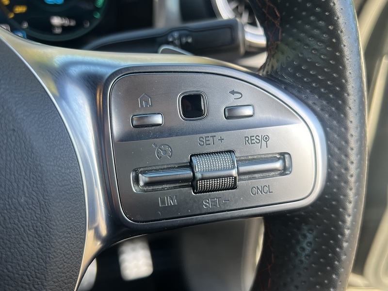 Mercedes-Benz A Class A250e AMG Line - U11414