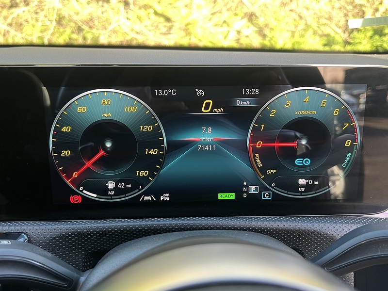 Mercedes-Benz A Class A250e AMG Line - U11414