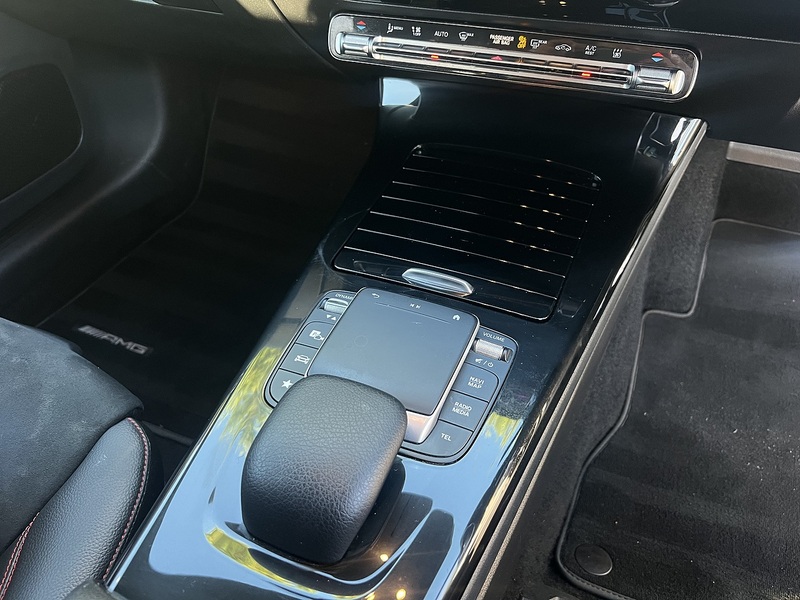 Mercedes-Benz A Class A250e AMG Line - U11414