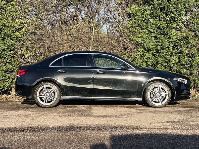 Mercedes-Benz A Class A250e AMG Line - U11414
