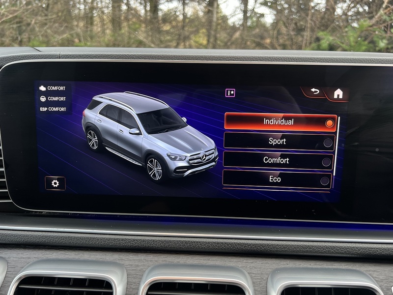 Mercedes-Benz GLE GLE300d AMG Line - U11418