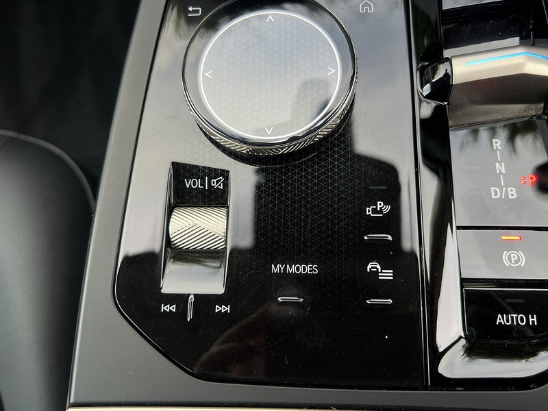 BMW iX 40 Sport - U11419