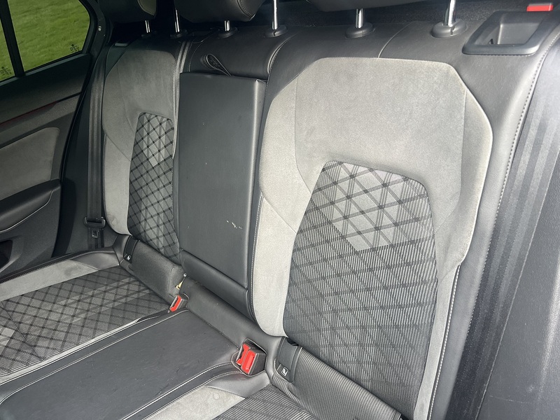 Volkswagen Golf eTSI MHEV R-Line - U11422